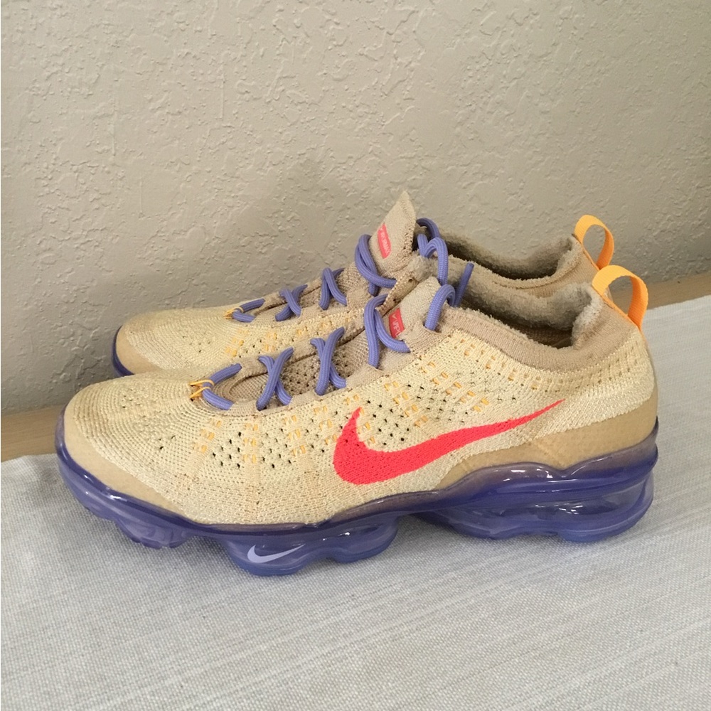 Nike Women's Air VaporMax 2023 Flyknit pale vanilla/ sea coral